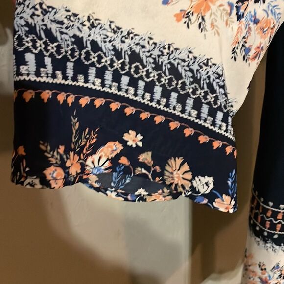 Medium Speechless Bohemian navy ivory cold shoulder v-neck lined shirt top tunic - Picture 6 of 13